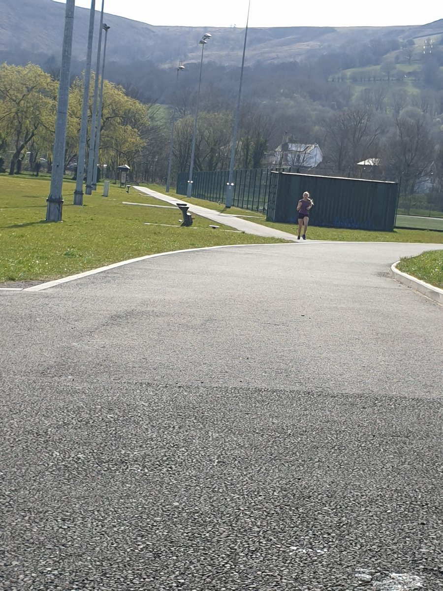 keely04620632's tweet photo. 10k for Sunday long run in the bag 💪🏻💛🖤 she will be track ready #sundaylongrun #strongerfastfitter #gettingitdone #avaac @AberdareVAAC https://t.co/ZDVCjaDqqe