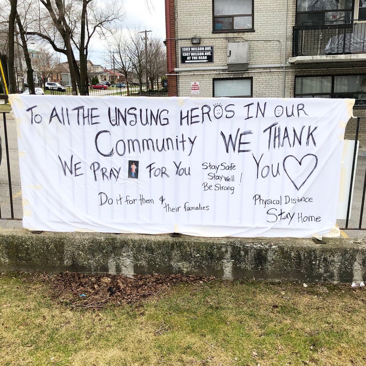 JeeYunTV's tweet photo. Love this. Bruna &amp; Cristina put up signs across the street from an EMS station. The ladies also bought pizza, coffee &amp; donuts for the paramedics. Bravo ladies👏🏻 Let’s keep showing love &amp; support to our healthcare heroes #Wereallinthistogether #HealthcareHeroes #StayHomeSaveLives https://t.co/nsRah8Ykwv