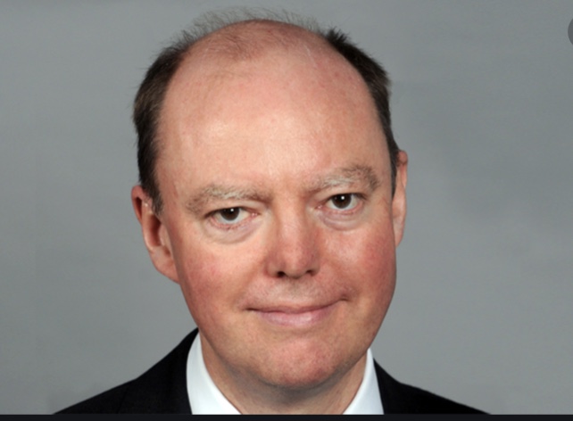 KeillerDon's tweet photo. Public Enemy? 
According to a Doctor, writing in the Sunday Telegraph, The Chief Medical Officer, Professor Chris Whitty, has banned Doctors from treating Corvus-19 with anything other than Paracetamol and oxygen.
If so Whitty is a danger to the Public and must be sacked ASAP. https://t.co/76udt6GvJf