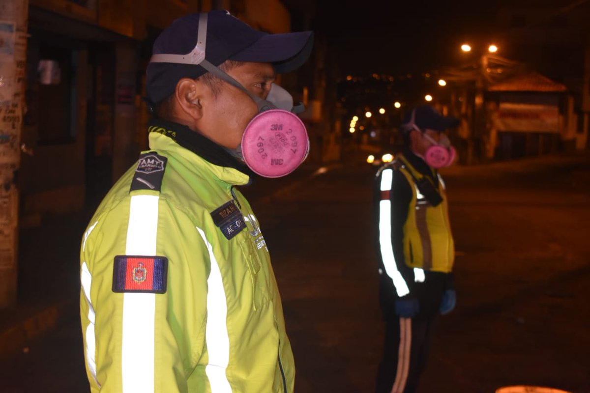 juanmaguirre1's tweet photo. ¡No bajes la guardia!

Continuamos con los estrictos operativos de control en diferentes lugares de la ciudad, para garantizar el cumplimiento de las medidas de restricción vehicular.

¡Juntos evitamos la propagación del #Covid_19!
#YaNoFaltaMucho https://t.co/3fAfMl4xdl