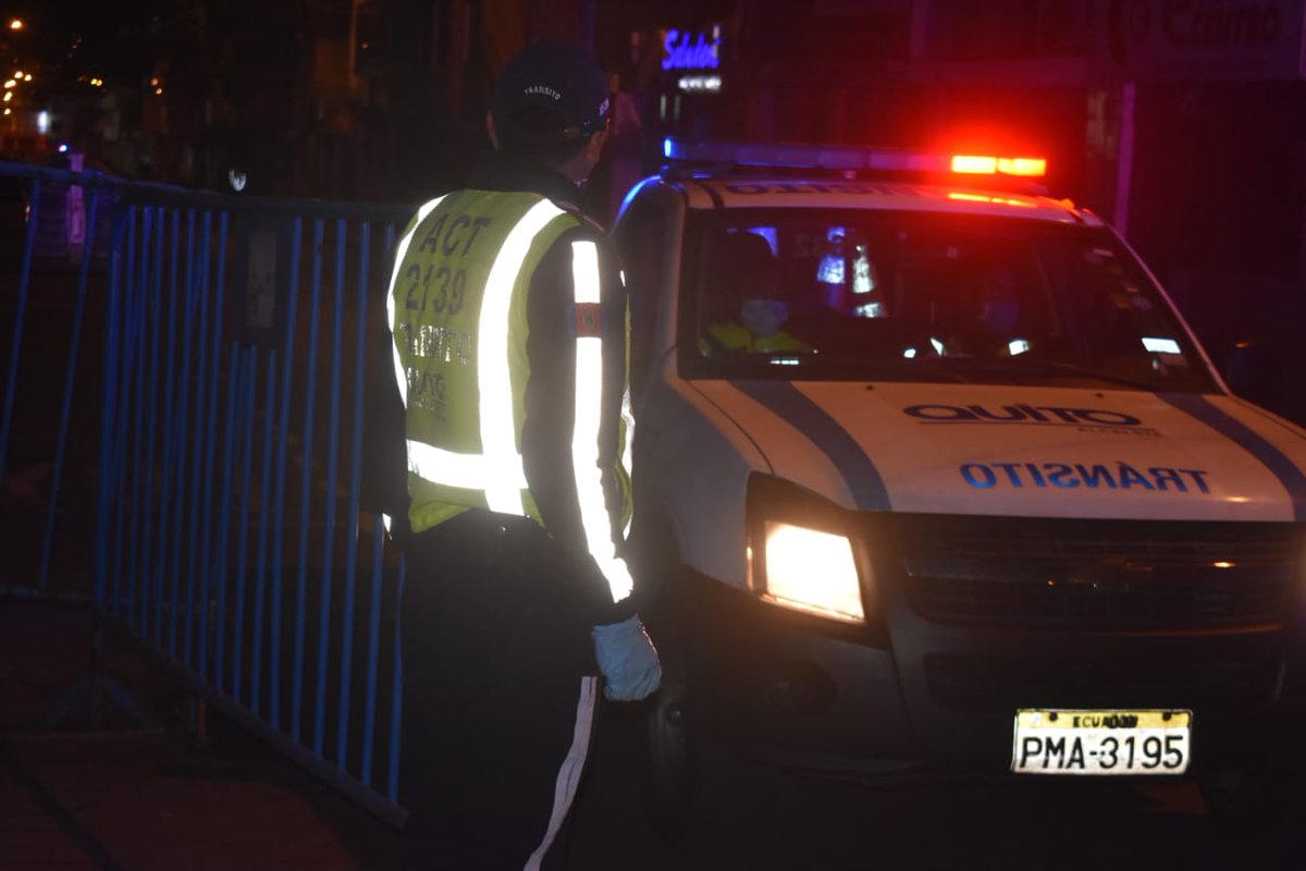 juanmaguirre1's tweet photo. ¡No bajes la guardia!

Continuamos con los estrictos operativos de control en diferentes lugares de la ciudad, para garantizar el cumplimiento de las medidas de restricción vehicular.

¡Juntos evitamos la propagación del #Covid_19!
#YaNoFaltaMucho https://t.co/3fAfMl4xdl