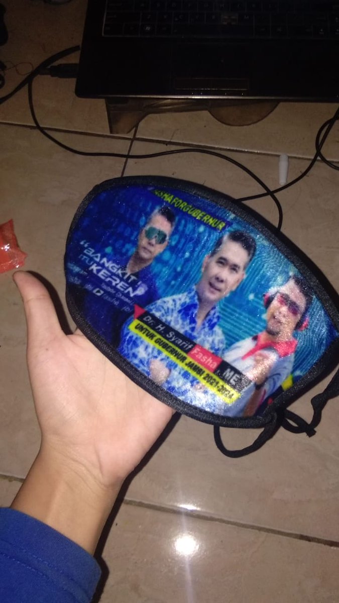 EmpitCollection's tweet photo. Masker medis seharusnya hanya untuk tenaga medis, kita yg masih sehat pamai masker kain aja lahh, #maskekain #maskercustom #50JutaMaskerHoaxJokowi https://t.co/0af4HP6kts