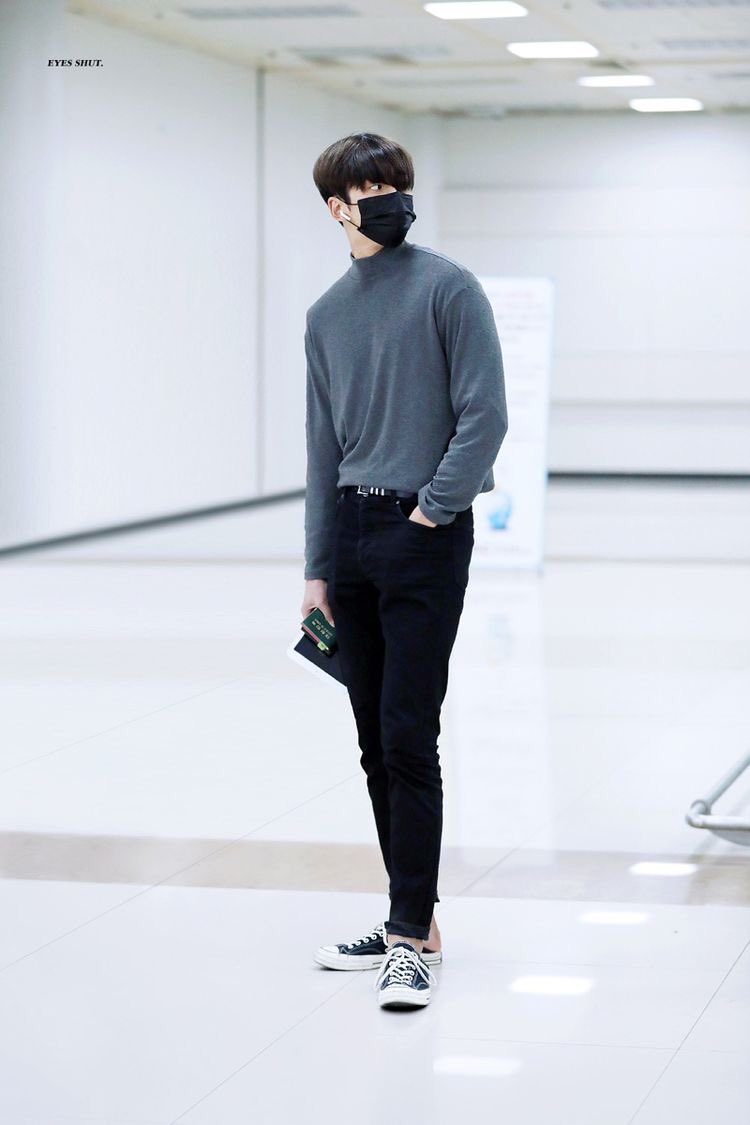 190324 SF9 Rowoon at Gimpo International Airport 📸© eyes shut