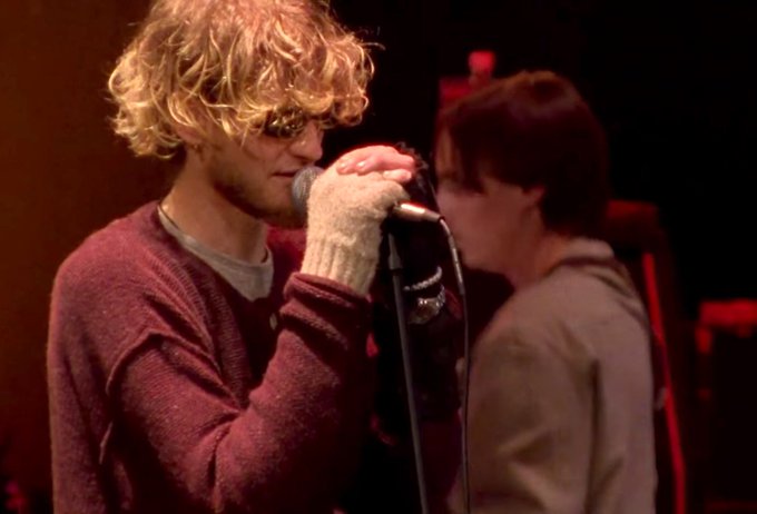 Layne Staley - An Angry Angel - Página 2 EU2RMwqXYAETdHI?format=jpg&name=small