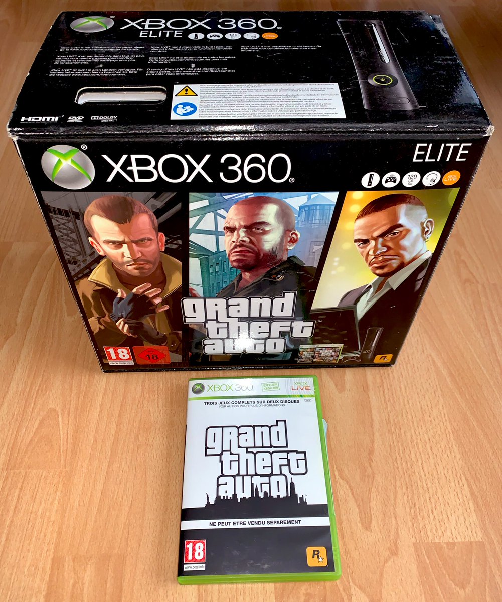 Grand Theft Auto (2009) Ce bundle, aux visuel et titre de compilation étonnants, est exclusif au pack Xbox 360 Elite associé.Il inclut GTA IV et Episodes from Liberty City sur 2 disques séparés, contrairement à l’édition "complète" sortie ultérieurement, sur PS3, 360 et PC.