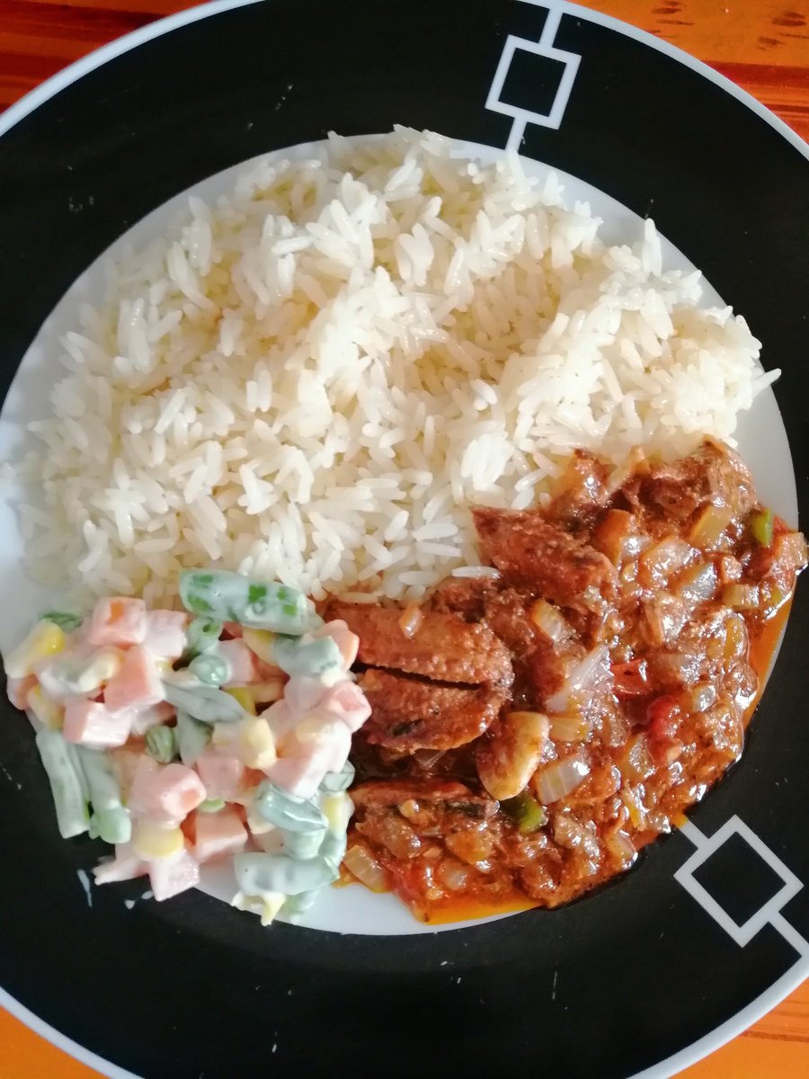 A very short story of about 40mins, a very simple meal. #CookingWithMsl #ChefMosola #LockdownMeals #AffordableMeals