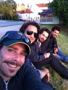 Alisonk49's tweet photo. Hope you are all having a lovely #SantiSunday #ItsGettingHotOutHere https://t.co/OTvEyPhp6d