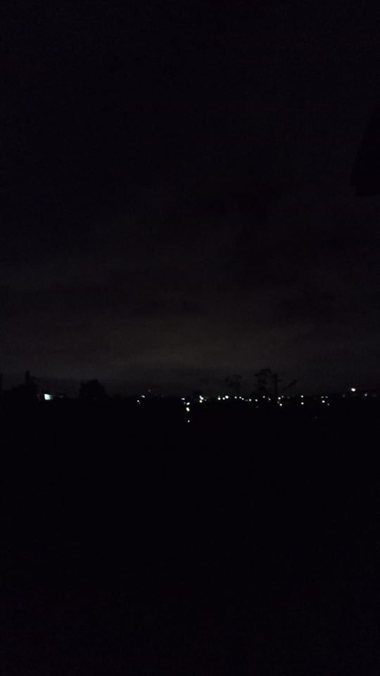 Covid19_CMR's tweet photo. À lire : Confiné sans éléctricité @ParfaitAkana : "Être privé d’eau et d’électricité, comme d’habitude, est une faute morale et politique. En être privé par temps de Covid-19 est inqualifiable." https://t.co/zxHG2LEXkp #Covid19Cmr https://t.co/0zDvLUarLJ