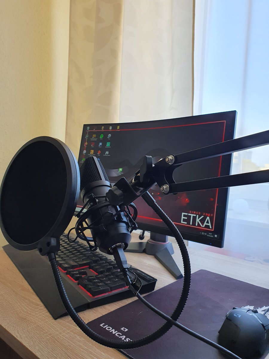 Etka96's tweet photo. Es wird langsam...👍
#twitch #twitchstreamer #German #gamer #process #OnTheRoadAgain #MSI #auna #corsair #logitech #lioncast https://t.co/ty5k79qWGw