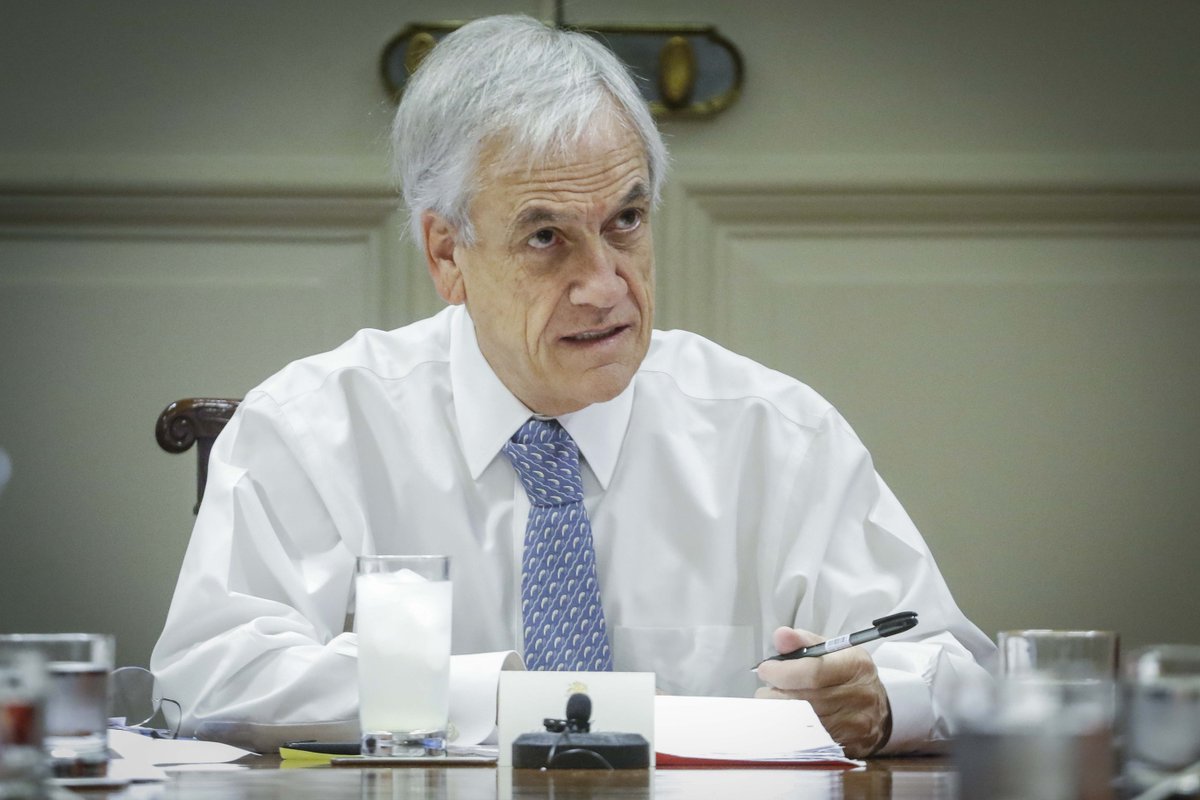 chvnoticias's tweet photo. Piñera dispuesto a entregar indulto a reos enfermos de Punta Peuco: “Tienen derecho a una muerte con dignidad”
https://t.co/JbKU5Erg4e https://t.co/kWS7t2kkVI