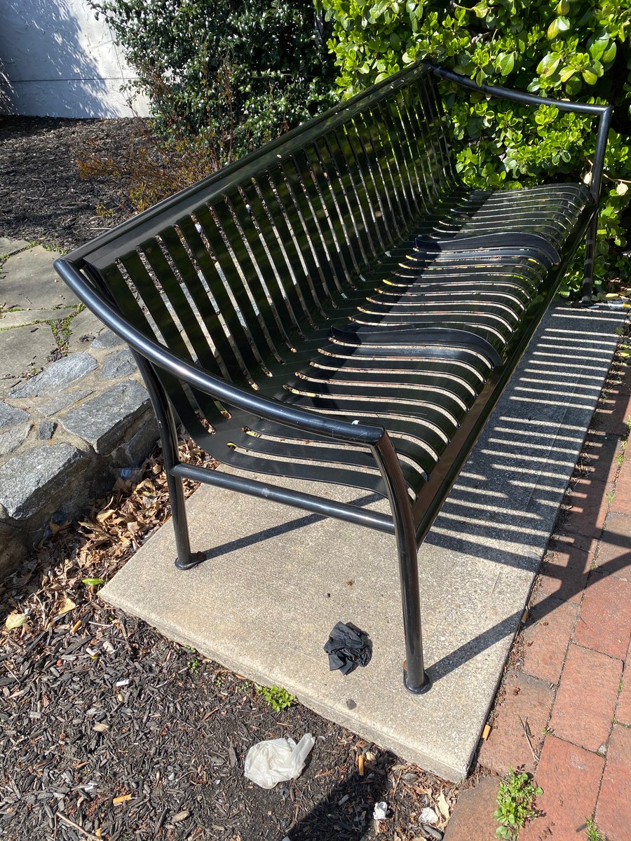 peekskill_walks's tweet photo. Don't leave used gloves on the ground because you are worried they're contaminated! This has become problem around town - these are from flagpole sitting area (which has trash can) and a residential street. We need to do better to protect ourselves AND others and stop the spread! https://t.co/kSHUaIOqGK
