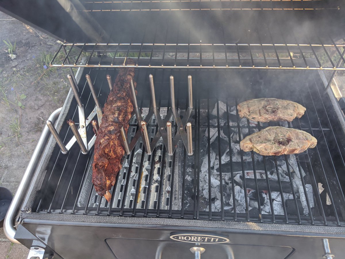 Meijerf73's tweet photo. #BBQ ๐๐๐ผ #Sparerib #Lamskotelet https://t.co/Rw99GiZ5VZ