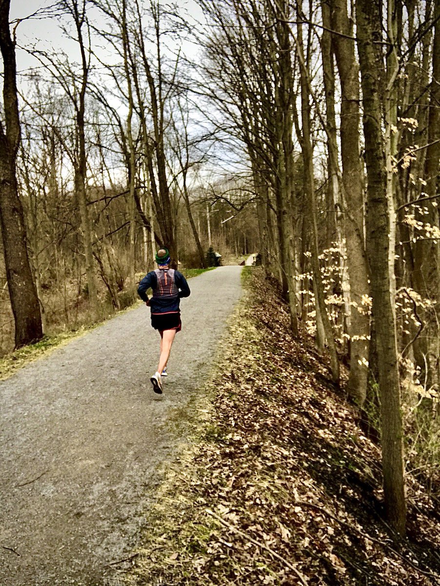 E2Running's tweet photo. โLife is beautiful, life is wondrous
Every star above shining just for us
Life is beautiful, on a stormy night
Somewhere in the world the sun is shining bright.โ
#positivity #runsolo #running #mindfulathlete #mindfulness #trailsroc #rocourshops @nathansportsinc https://t.co/zZUlP1LrYP