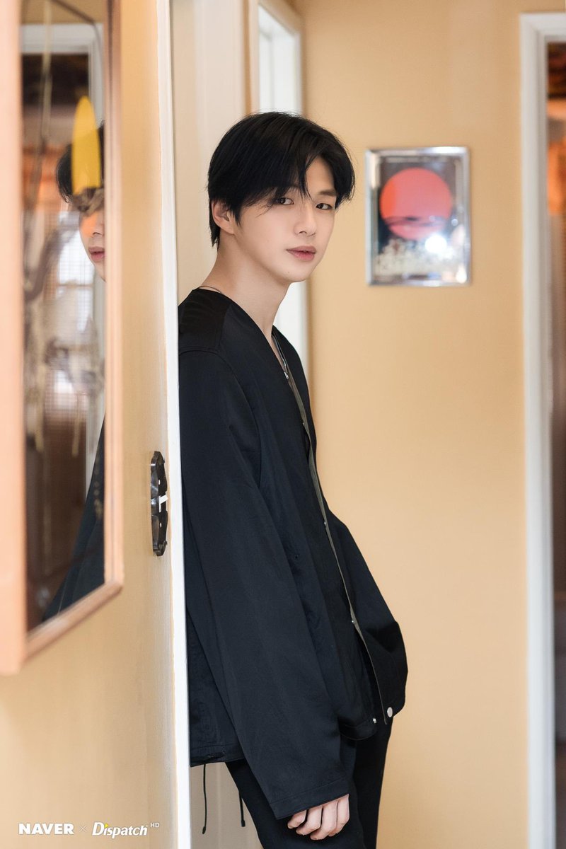 Kang_twtv's tweet photo. Naver x Dispatch with Kang Daniel update😍😍😍
#Black
#2U3rdWin 
#KANGDANIEL 
#강다니엘 https://t.co/CX53kqF6ek
