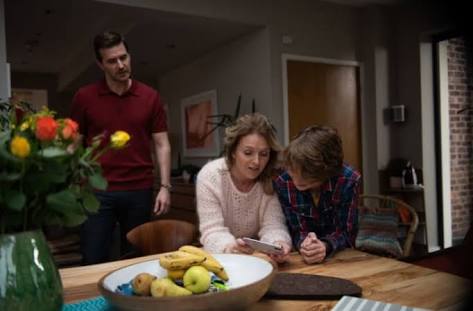 atrA208's tweet photo. #RichardArmitage #DervlaKirwan #JacobDudman #MishaHandley #TheStranger
🌷🌷Happy Sunday 🌷🌷
#StayAtHome 🏡 https://t.co/q6FpxI6wjE