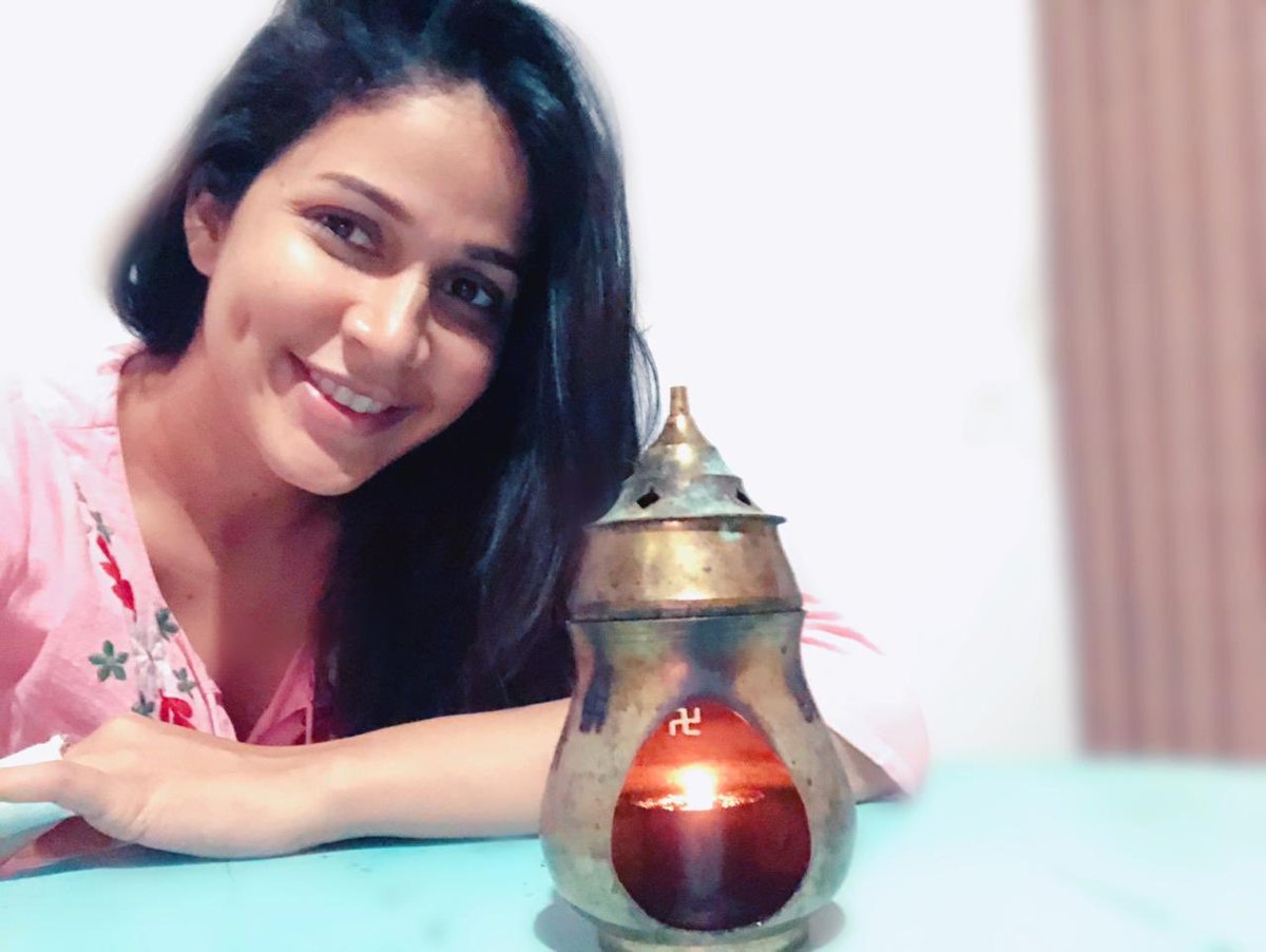 idlebraindotcom's tweet photo. Gorgeous @Itslavanya participated in #LightForIndia campaign by lightning Diyas.
#StayHomeStaySafe #iSupportLampLighting #9pm9minutes #LightForIndia
#IndiaFightsCoronavirus
@PMOIndia @narendramodi https://t.co/CthgdRJ5tj