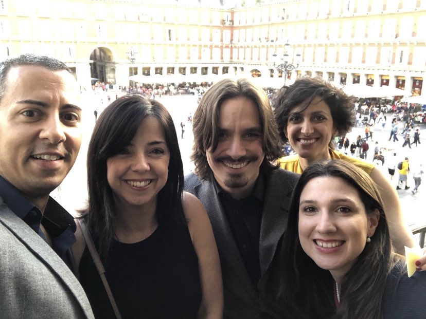 tlabiano's tweet image. Love your library!!!🙌🏻🙌🏻I have that lens cloth wipe too, from  #ECC2018 in Madrid ❤️❤️ and the @Jordibayarri comic from #SEAP2017V in Valencia... What a great moments!! Out there... and so close... 😁😁