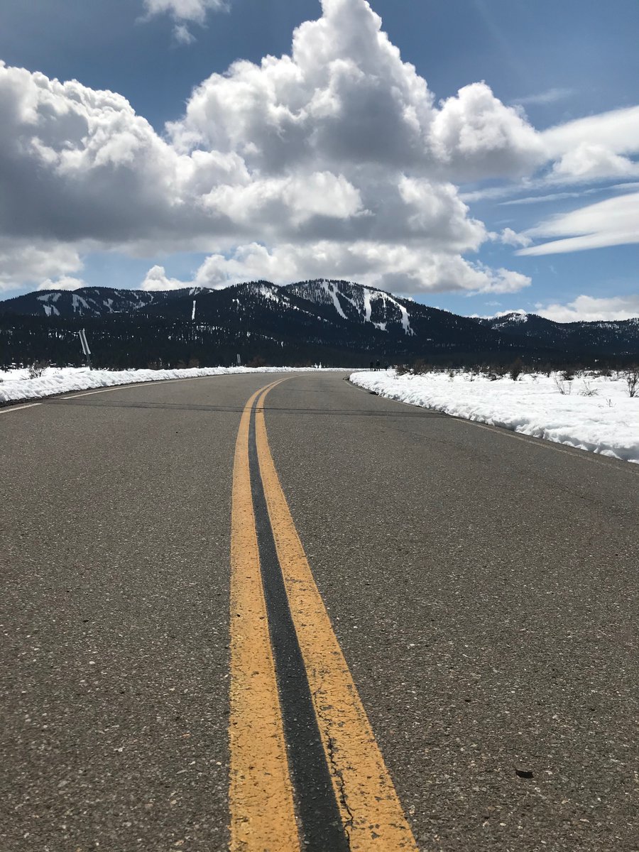 amomymous1's tweet photo. #SundayThoughts ”Keep going. Difficult roads often lead to beautiful destinations.” #StayHealthyEveryone #Northstar #MartisValley #AloneTogether #Tahoe #coronavirus #MentalHealthMatters #PositivityHelps #CaliforniaLockdown #Nature https://t.co/g7OS0d9D9c