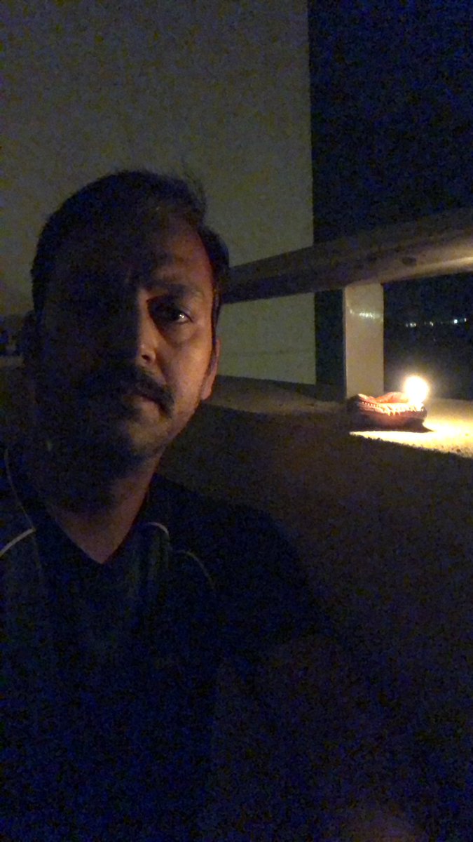 akhileshchef's tweet photo. @PMOIndia #lightaLamp #StayHome #Dubai https://t.co/7VWlk2CONo
