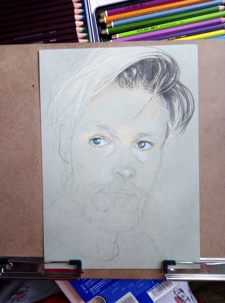 titillate_1's tweet photo. Andreas Pietschmann is among my favs after watching Dark series on Netflix
A4, colored pencils https://t.co/4qIRS8mZMK