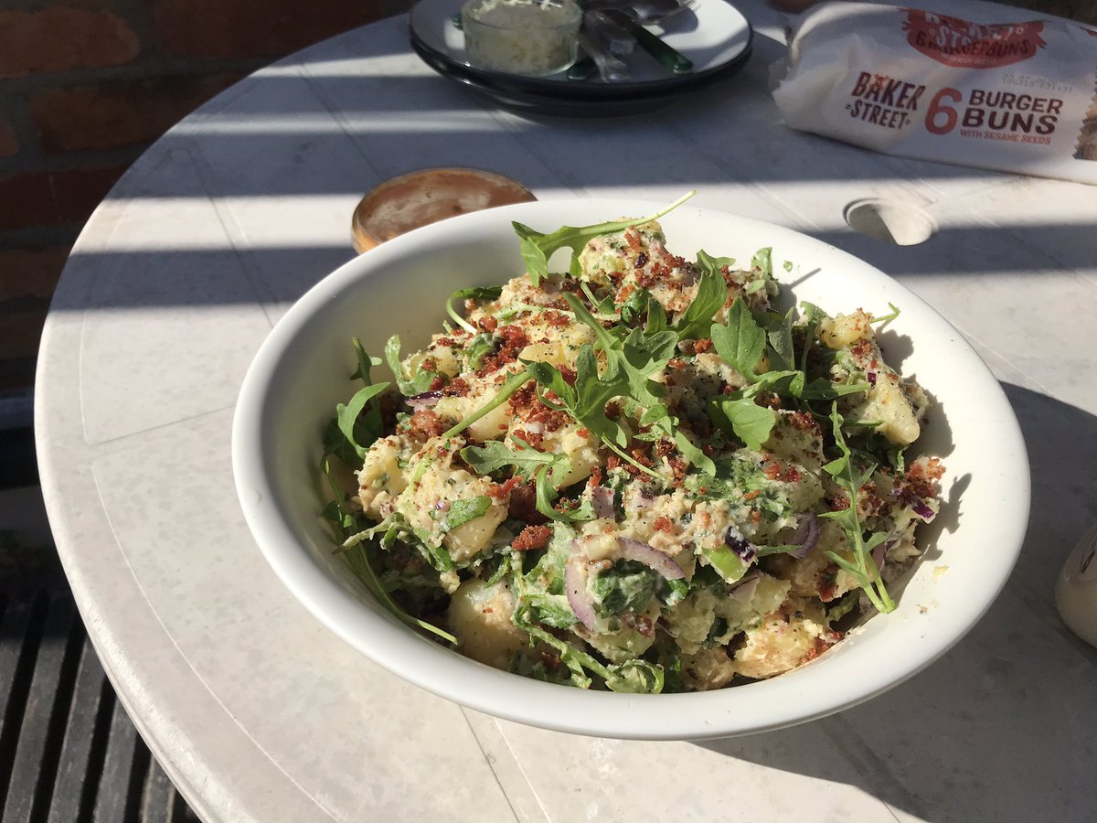 JulienRPoulain's tweet photo. I hate to #GardenPost, but this potato salad and barbecued burger is UNREAL. https://t.co/z4lnWGlrnv