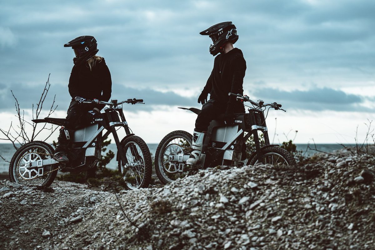 DemoDaysFest's tweet photo. Fast, clean, and ready for the backcountry, the Kalk INK is the newest model from Swedish electric motorcycle maker, @ridecake . 50 MPH top speed, 3 hours of battery life, no assembly required.
#electrifyexpo #electrify2020 #micromobility #ebike #electricbike #emobility https://t.co/9UNsMPL8DI