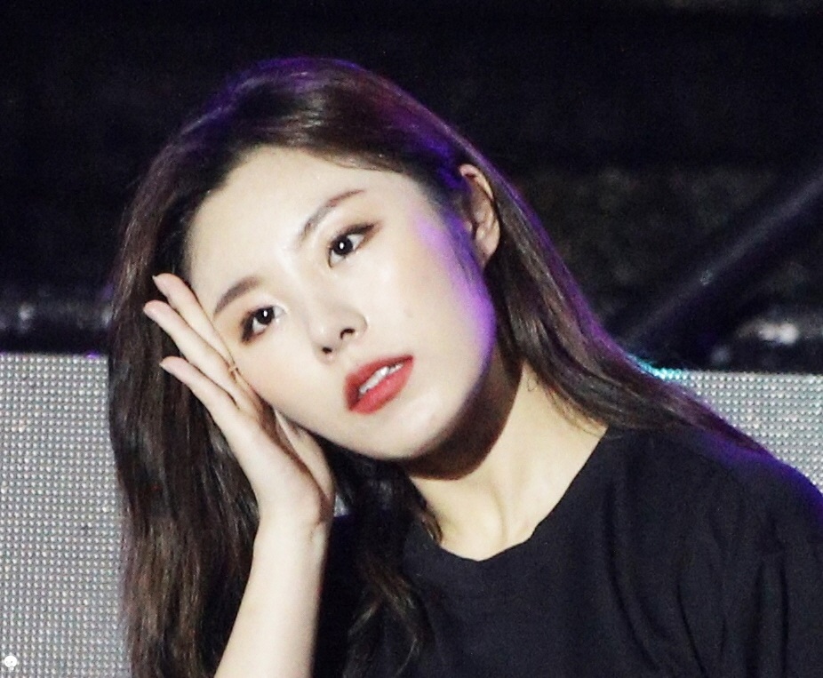 slowwalkbaby's tweet photo. wheein https://t.co/AFH0oLoBhG