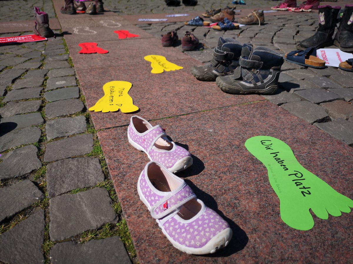 Spuren in <a href="/Koeln/">Stadt Köln</a> zu #LeaveNoOneBehind ☺️😊

▶️ leavenoonebehind2020.org/de/

2/