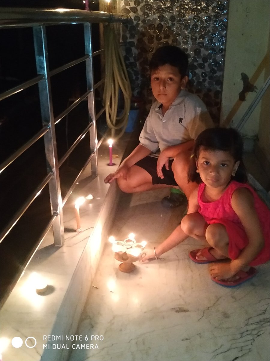 ashianshu2014's tweet photo. 'आशा और सकारात्मकता' का दीप जलाकर देश ने जो कोरोना के ख़िलाफ़ लड़ाई में एकजुटता दिखाई उसके लिए पीएम @narendramodi के नेतृत्व को सलाम, #Covid19India के अंधकार को प्रकाश में बदलने का काउंटडाउन शुरू #9बजे9मिनट #9बजे_9मिनट #9baje9mintues #StayHomeStaySafe https://t.co/6jfFygeXc7