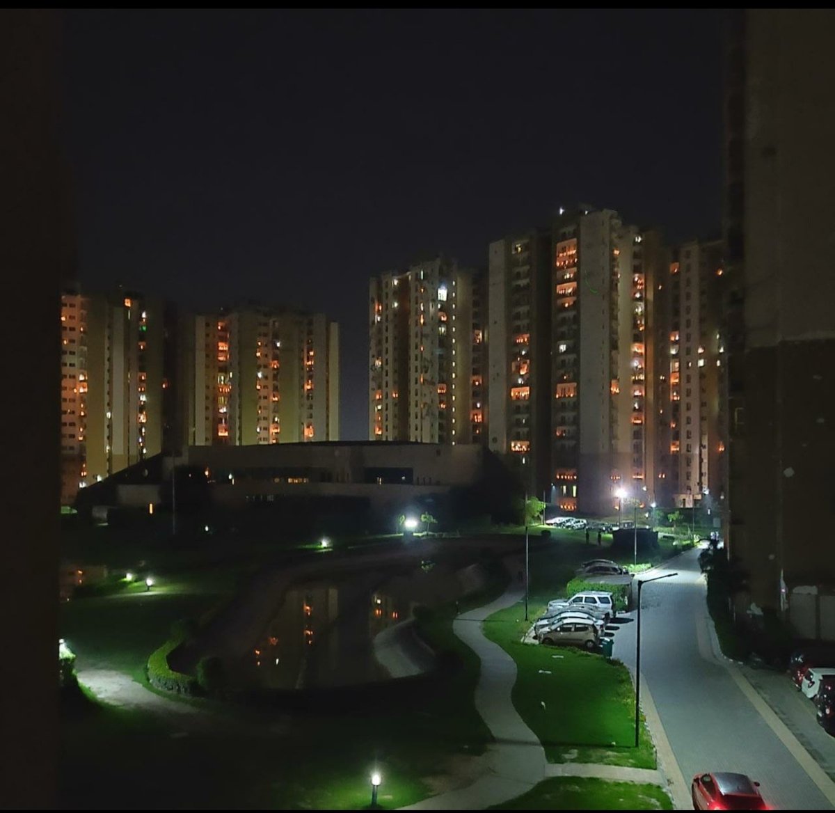 hpchugh's tweet photo. Lights all around. Seems no less than Diwali celebrations !!
This is for Unity,Hope and Positivity!!
@narendramodi
#9April9PM #9बजे9मिनट #9bje9minutes #Covid_19 https://t.co/BoP1NWGlM7