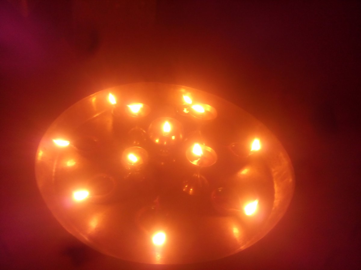 navneetsingh675's tweet photo. 10 dishaon me shanti ka awahan karen , jan kalyan ke liye..😊😊 
#lightdiya #lightdiya9pm9mins https://t.co/We9NTZdEmV