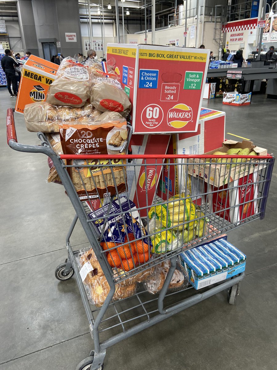 karengriffin8's tweet photo. A huge thank you to @CostcoUK Chingford branch who have generously supported @NorthMidNHS Maternity services with a trolley full of food for our hard working staff. Very happy and satisfied midwives and their teams today. @HazelCathcart @wheeler_deborah @shelbluvbug https://t.co/OwKYwkUZIs
