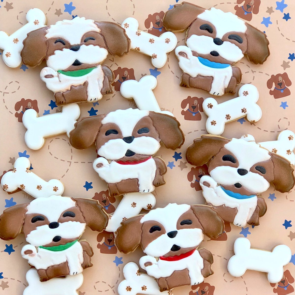 customcookiesLA's tweet photo. Hi! I hope you’re all hanging in there. What have you been doing to keep busy? Cookies have been keeping me busy, but weekly, and sometimes daily, video chats have really gone a long way in keeping my spirits up! #wavinghello #puppycookies 
#kawaii #puppies https://t.co/6Z5tDKmG9c