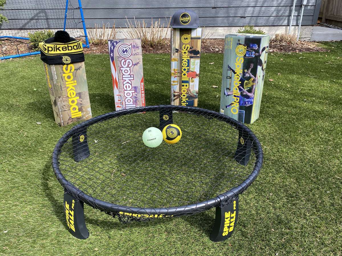 spikeballchris's tweet photo. It’s nice to have the family over. #SpikeAtHome https://t.co/a0V0fmAwpm