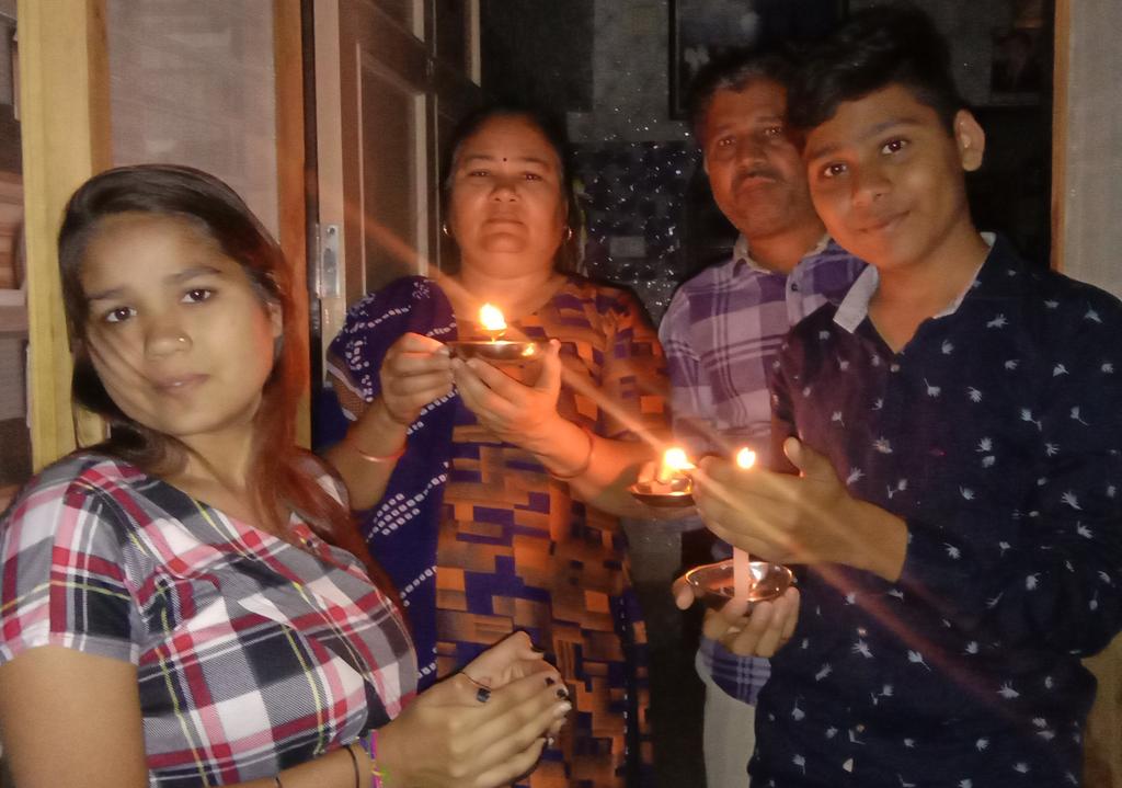 kinu_doshi's tweet photo. #Go_corona_go #familytime #PMsupport #wesupportPMmodi https://t.co/Jo2dymZNxh