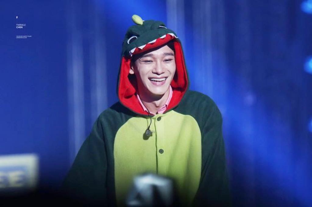 winnie__04's tweet photo. Today I was crying again because I miss JongDae. Whether he comes or not, he will always be a member of EXO, We are one EXO & EXO_L 👍
#CHEN #EXOwithCHEN #weareoneEXO #EXO8thAnniversary https://t.co/Hsp9AOLGX2