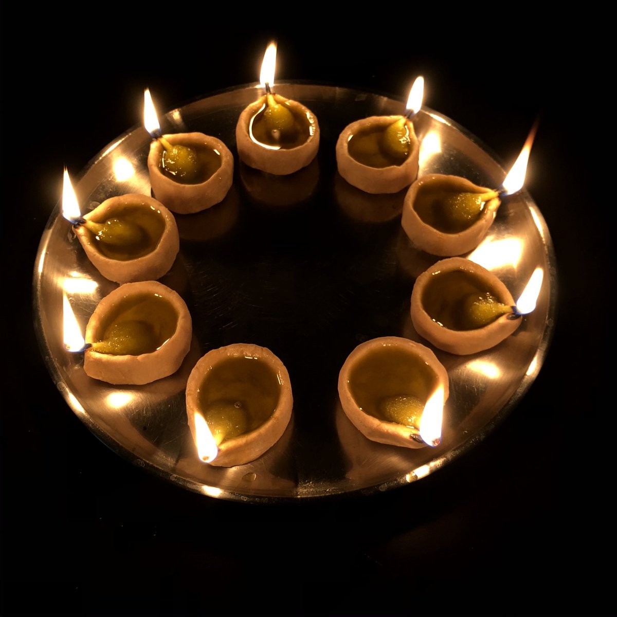 Homemade Diya with Flour (aata) #StayHomeStaySafe <a href="/narendramodi/">Narendra Modi</a>  ji. 🙏🏻