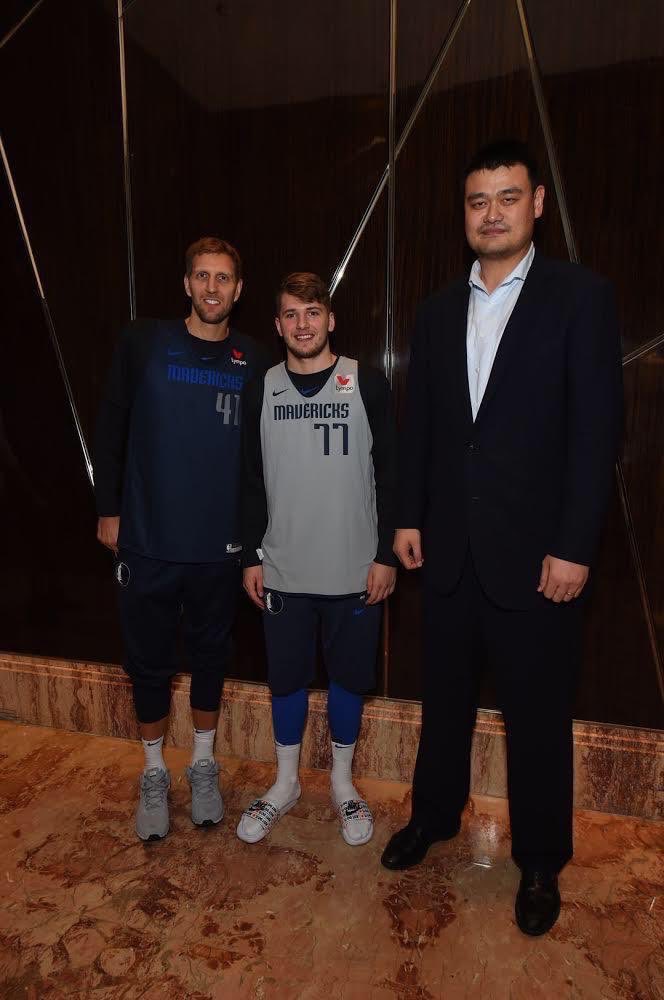 MickstapeShow's tweet photo. The shortest person in this photo is 6’7” https://t.co/Mvevyv2obW