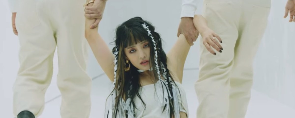 korkstl's tweet photo. 👀TEASER ALERT👀

Watch @G_I_DLE 's latest teaser for "Oh my god" 👏👏 You won't regret it💘

#gidle #여자아이들 #ohmygod #supportkpop 

https://t.co/qBvS8vZW5S https://t.co/CFjiYHnZLX