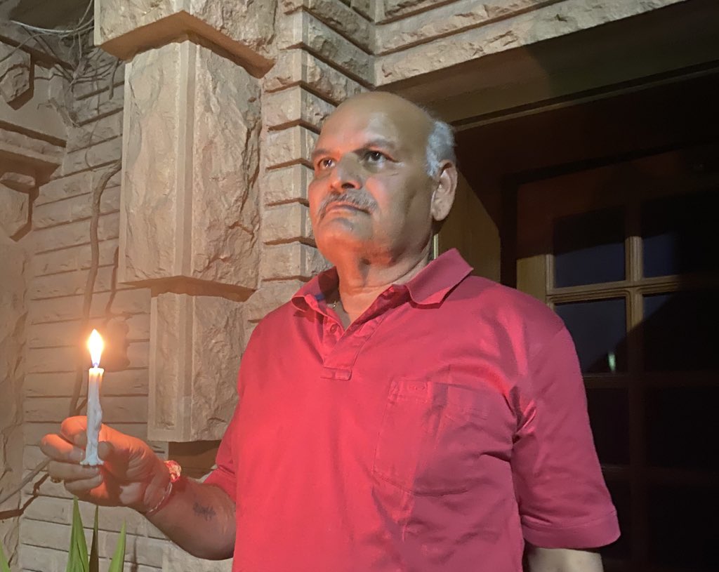 LohiyaMeghraj's tweet photo. #9pm9minutes 
#IndiaFightsCoronavirus  We are united in this fight against COVID19 . So much positive energy amongst every citizen.  @BJP4Rajasthan #Jodhpur https://t.co/gmVC5iZnUB