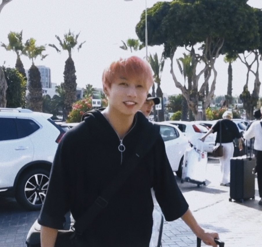 Jungkook as your no.1 travel buddy; an important thread