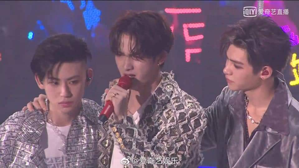 som_vin25's tweet photo. และนี่คือสิ่งที่อิอ้ายผีมันทำกับลูกๆ ของฉัน วันลาคอสคือทุกคนร้องไห้อะ เจ็บปวดใจฉิบหาย  #อิอ้ายอีควาย https://t.co/AEd0zZGzjc