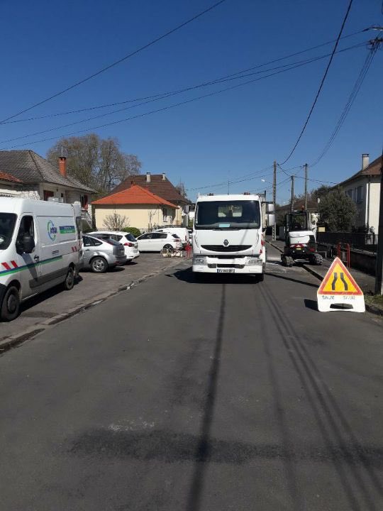 tinocaria's tweet photo. Mobilisation des équipes du @GroupeSaur pour la réparation d’une fuite ce dimanche sur la commune de @VilledeMalemort @AgglodeBrive #HérosDuQuotidien #Continuitédeservice https://t.co/yrxdS6ZuMb