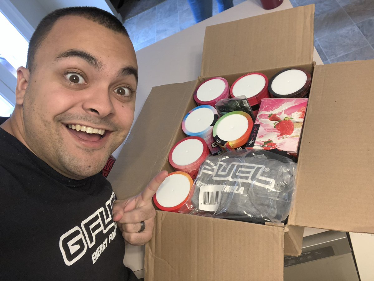 GFuelEnergy's tweet photo. ๐ฎ๐๐ฐ #GFUELMADNESS ๐ฐ๐๐ฎ
2 CREATORS NOW REMAIN!!!
๐ฅ @UnitedHayze vs @SouzyLIVE โ๏ธ
๐ฅ 1st Place gets $3,500 + their very own Shaker!
๐ฅ 2nd Place gets $2,500 + their very own shaker!
WHOEVERโS #GFUEL CODE GET USED THE MOST WINS!!!
โ ๏ธ COMPETITION ENDS APRIL 8th โ ๏ธ https://t.co/FQOxcjUjEw