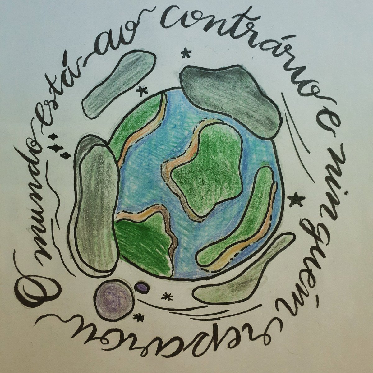 suelenhora's tweet photo. Há um tempo atrás, no início da #quarentena  eu resolvi iniciar os cursos da @FaberCastell_BR . Só queria agradecer por isso, pois, é o que está aliviando muito minha ansiedade. #FaberCastell #Lettering #ValorizeAArte #Evoluir #Consciência .Esse foi o resultado até agora: https://t.co/uWLE6sqtHi
