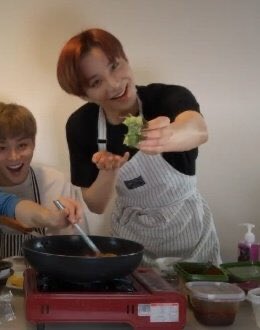 [ 95/366 ]→ chef!jungwoo loml!!!!