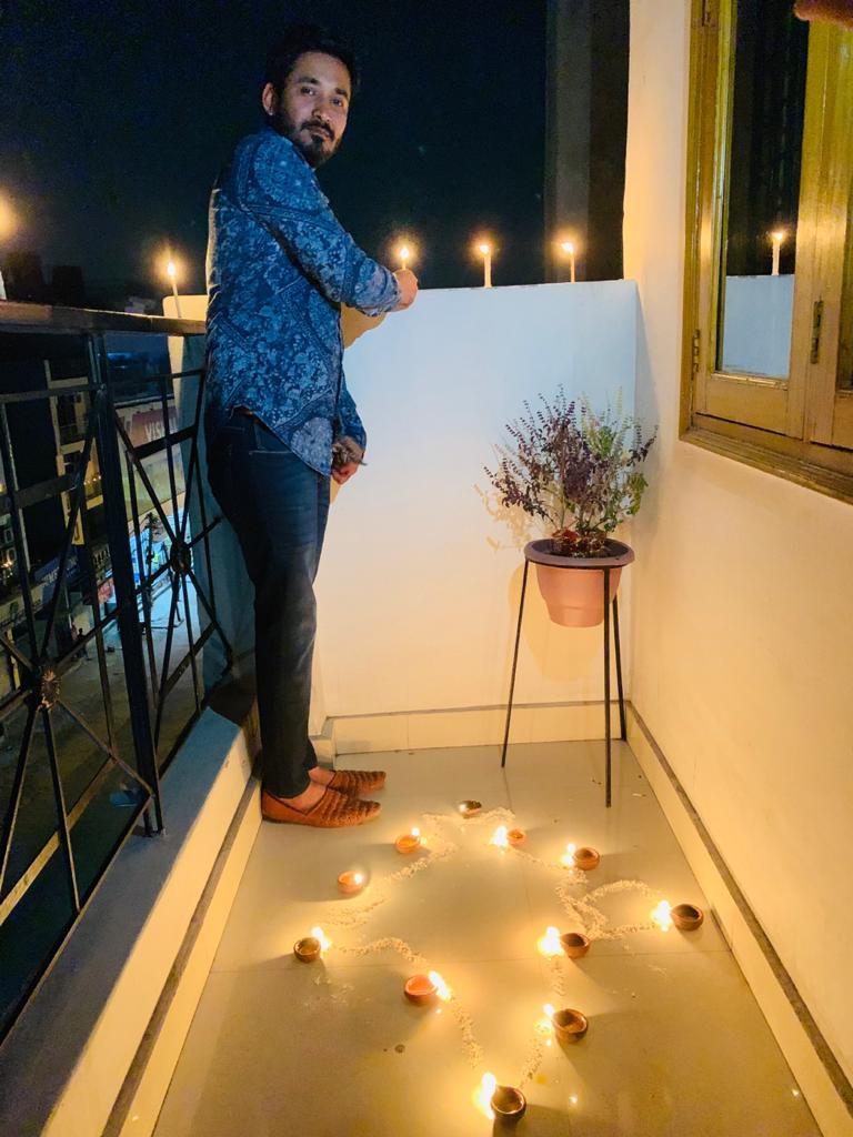 BasistPuneet's tweet photo. @ABPNews
#9pmDiwaliAtABP 
9 baje 9 minute thanx modi Ji for these positivity... https://t.co/k4i7794Nrs