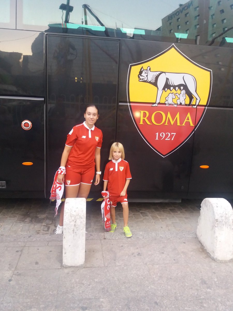 hernandez_ot's tweet photo. Mucho animo y fuerza desde sevilla .Saldremos de esta💪.@OfficialASRoma https://t.co/5YpW3Mu81q