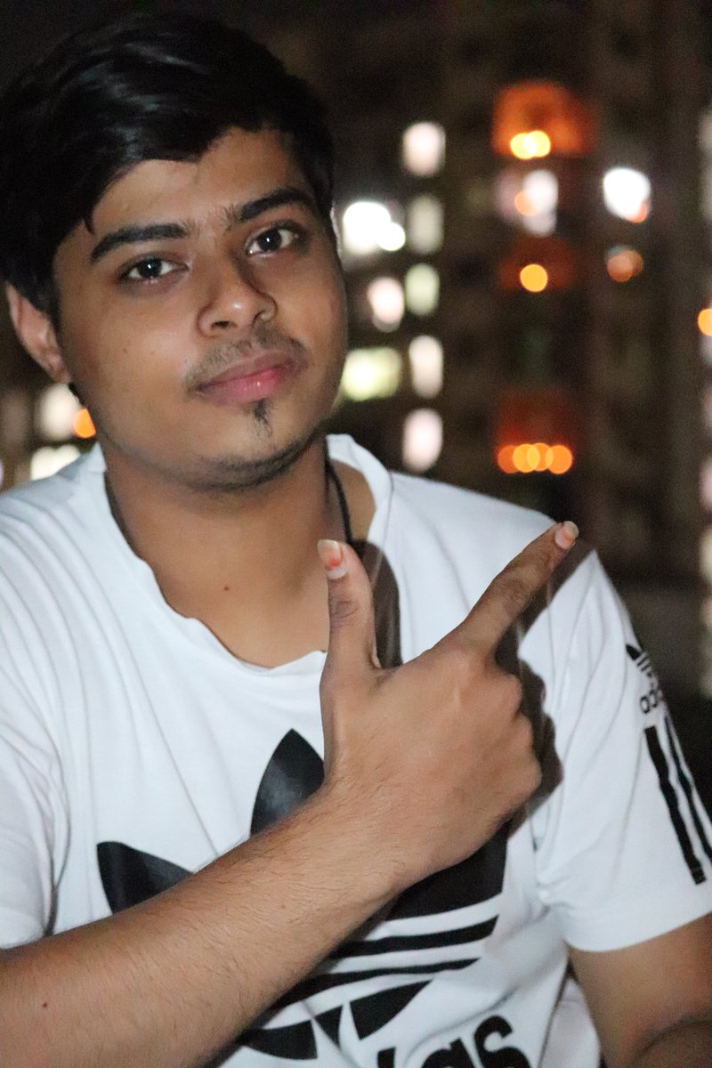 VickyBagadi's tweet image. #9PM9minute #COVID19  #modisupport 

05 april 2020  Modi support.