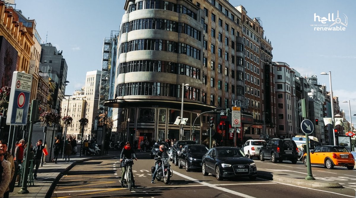 HelloRenewable's tweet photo. El confinamiento y la reducción de la actividad frente al COVID-19 han reducido la contaminación por tráfico un 68% en Madrid y un 65% en Barcelona en la última semana, según los últimos datos del @mitecogob . ♻
.
.
#hellorenewable #conciencia #pollution #contaminacion https://t.co/5yEuaMohLz